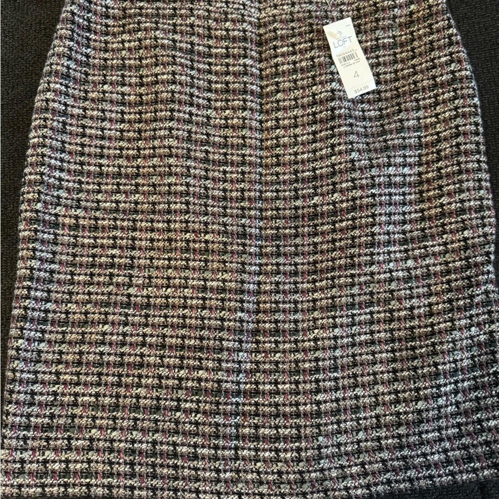 NWT LOFT Women's Tweed Pencil Skirt - Black, Gray, and Pink. Size 4